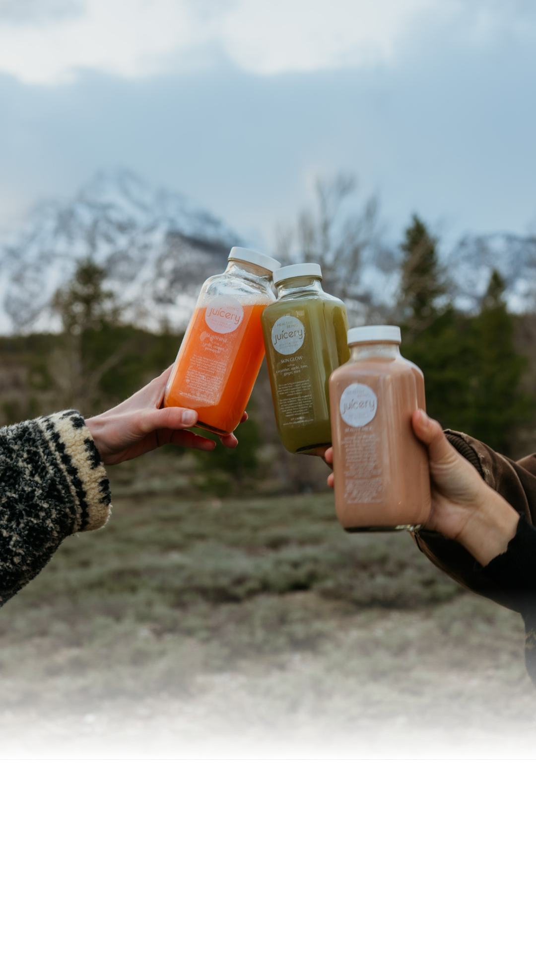 Organic cold pressed juice & adaptogenic drinks, while you’re surrounded by the mountains. I think it’s just what you need 🤤