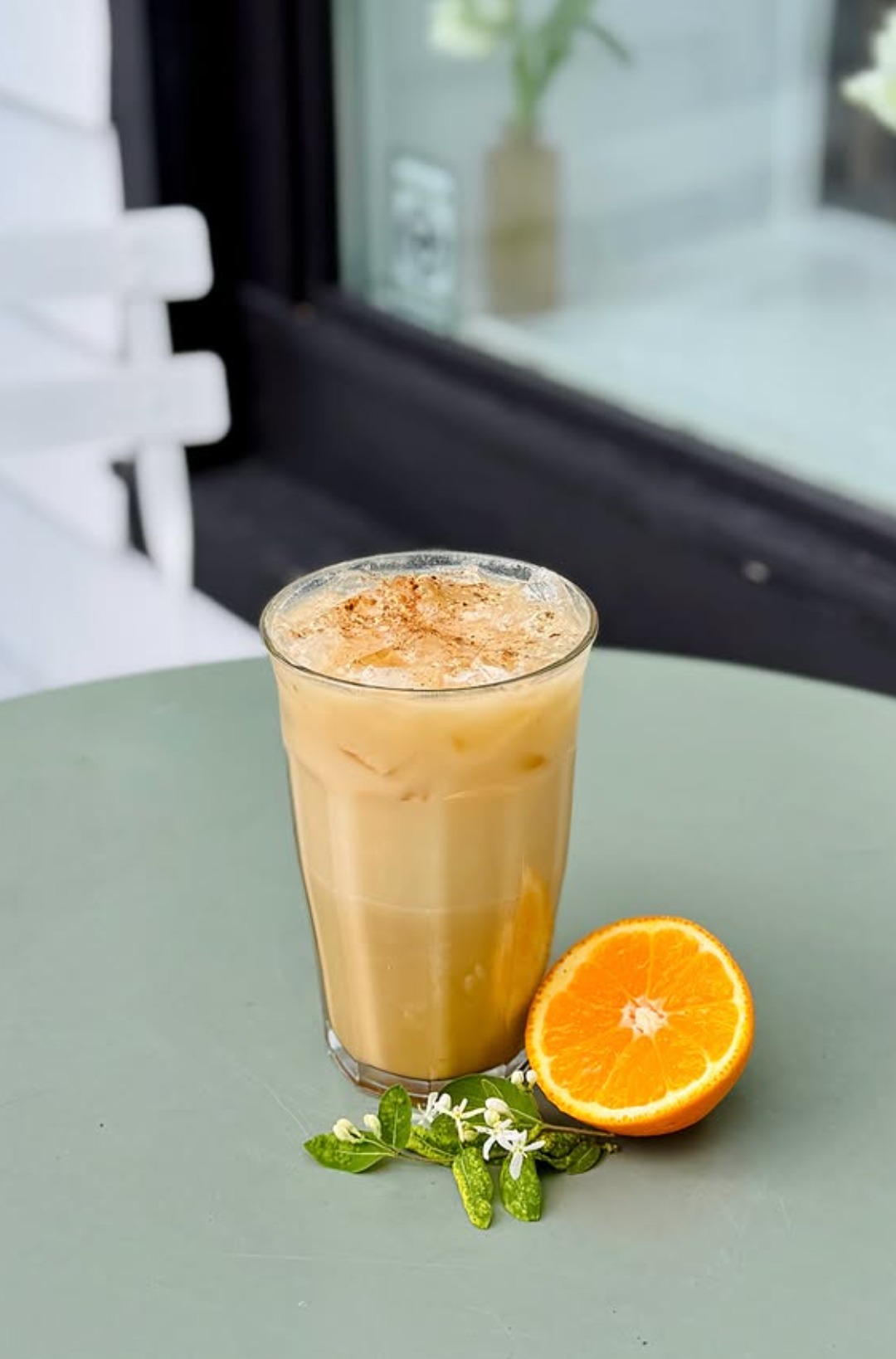 Hello June and hello new summer drinks! Introducing…Orange Blossom spritzer and Huckleberry Matcha! Also returning from last summer is our iced Huckleberry latte…sun’s out iced bevvies out! 😎😍🤤