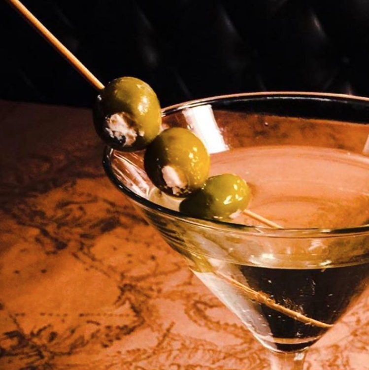 Behind the bar is where the magic happens. Shaken, stirred, and always smooth—comment your go-to Ted’s cocktail below! #OnlyAtTeds @TedMontanaGrill